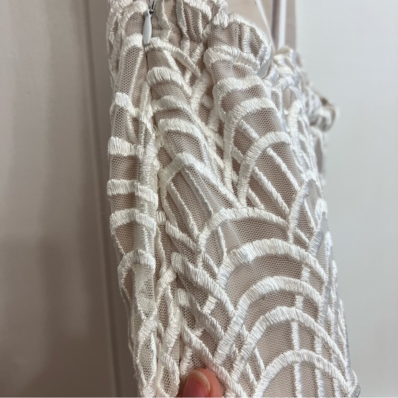 HOLD Stone Cold Fox Logan Crochet White Cream Lace Maxi Dress Bridal Sz 1 - Picture 9 of 11